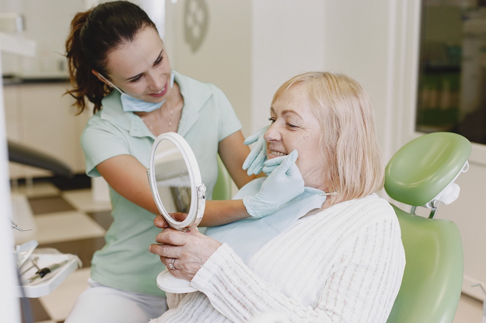How to Prevent Sore Spots and Gum Irritation From Dentures